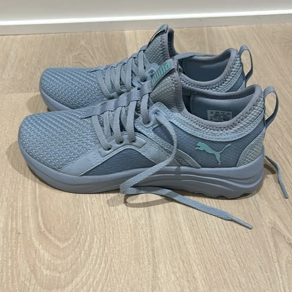 Womens Puma Sneakers - Picture 1 of 6